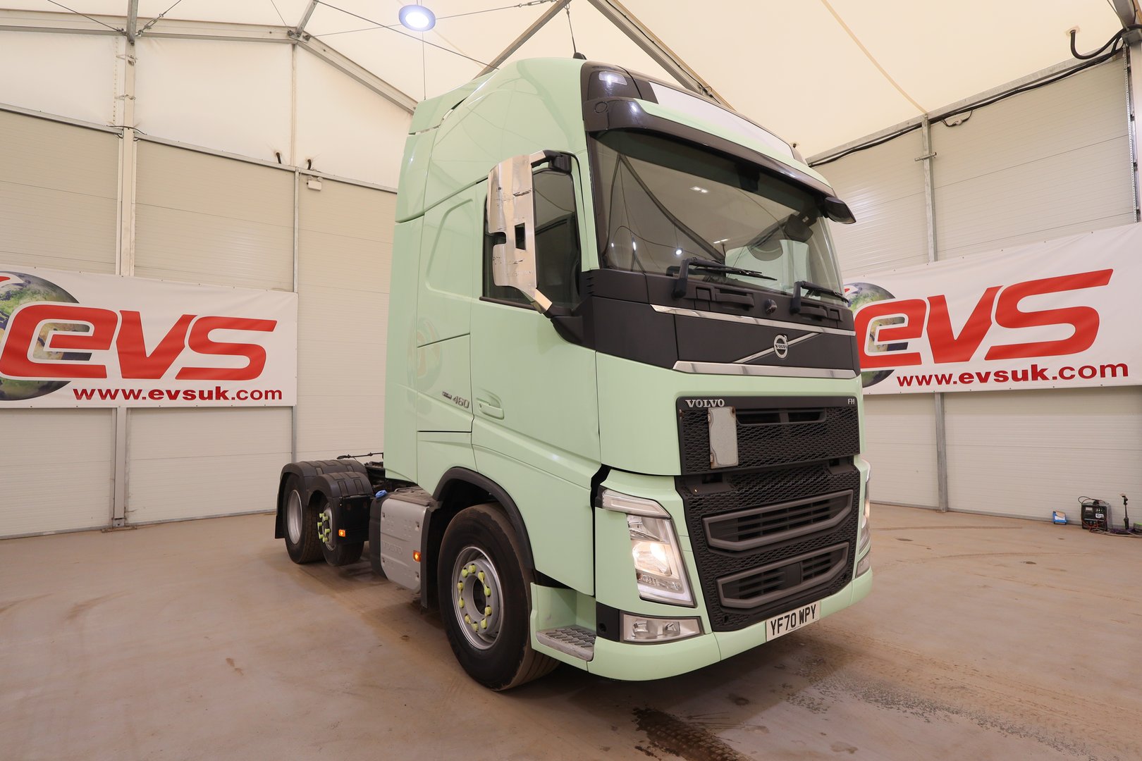 Volvo FH460 tractor unit